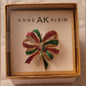 Anne Klein Vintage Christmas Bow Tie Brooch Red Green Goldtone Rhinestones NWB